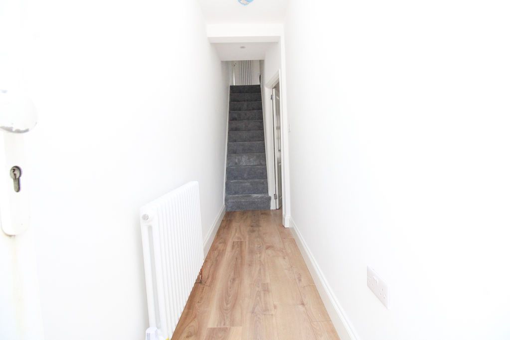 Property photo 3 of 14 Hall
