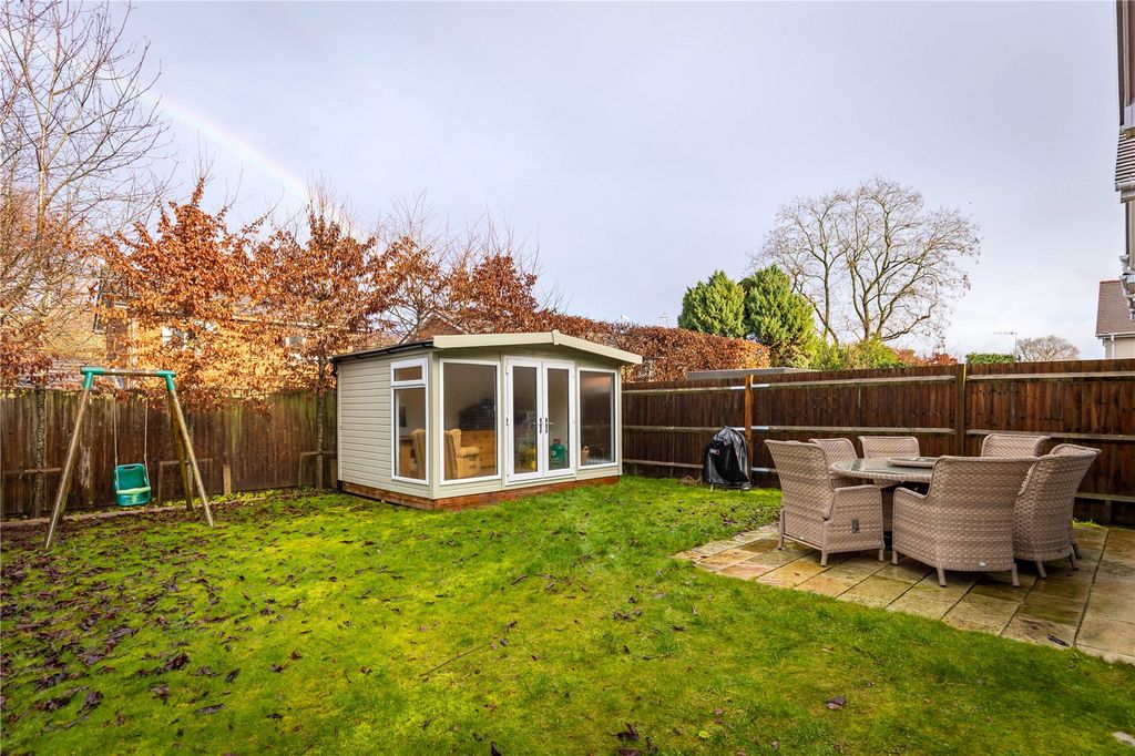 Property photo 3 of 19 Garden Office