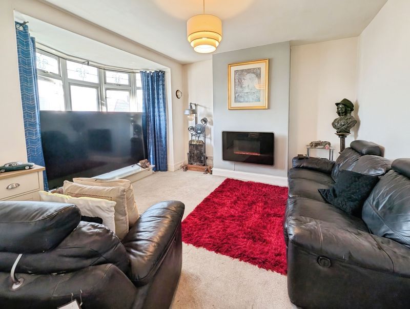 Property photo 3 of 9 Photo 11