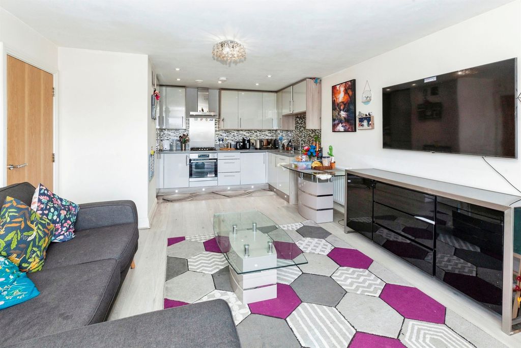 Property photo 3 of 15