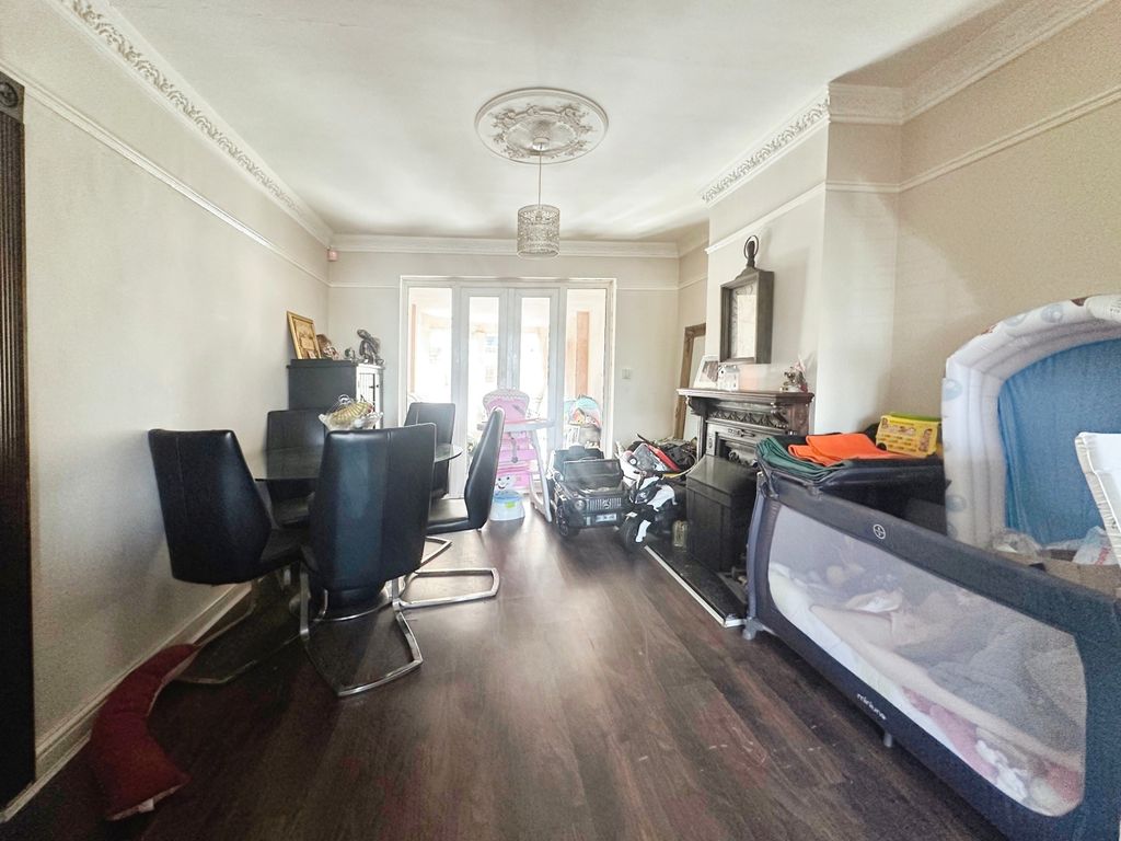 Property photo 3 of 15 Dining Room