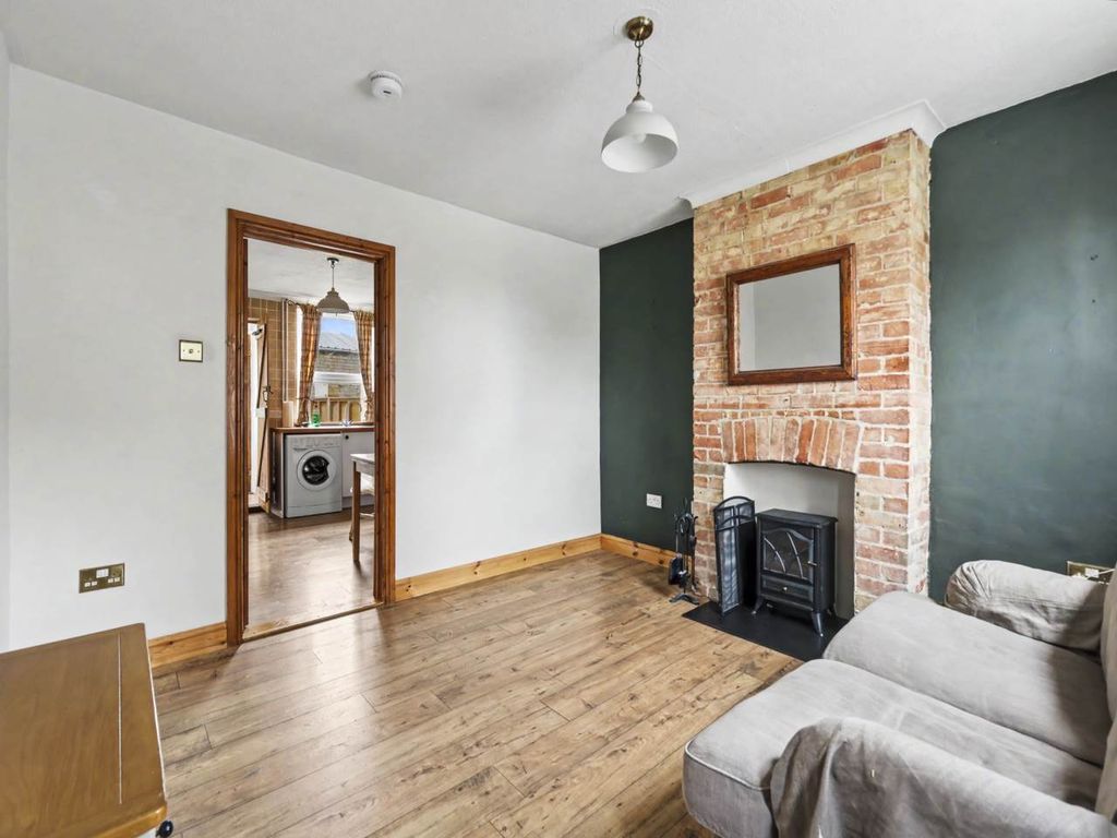 Property photo 2 of 12 Lounge