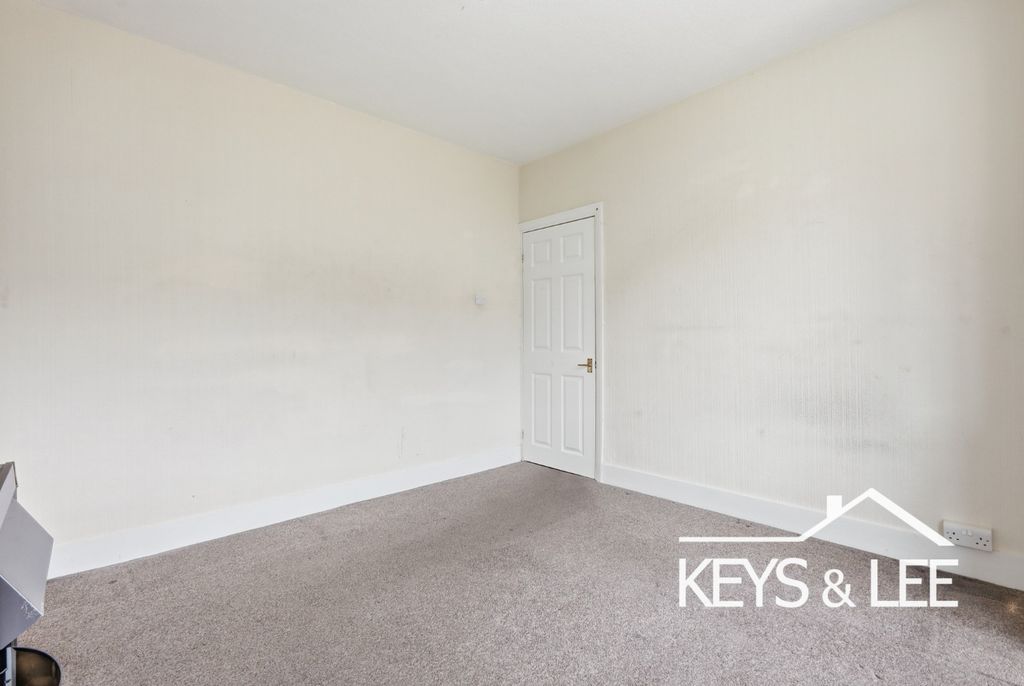 Property photo 3 of 15 5173786