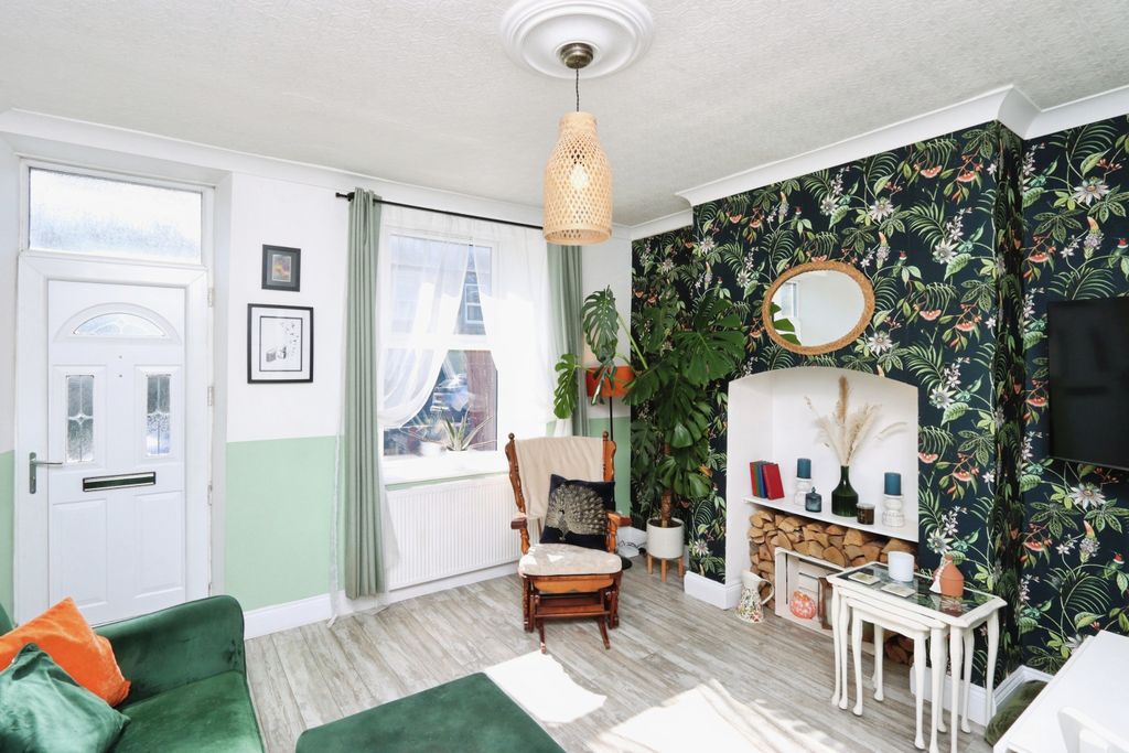 Property photo 3 of 15