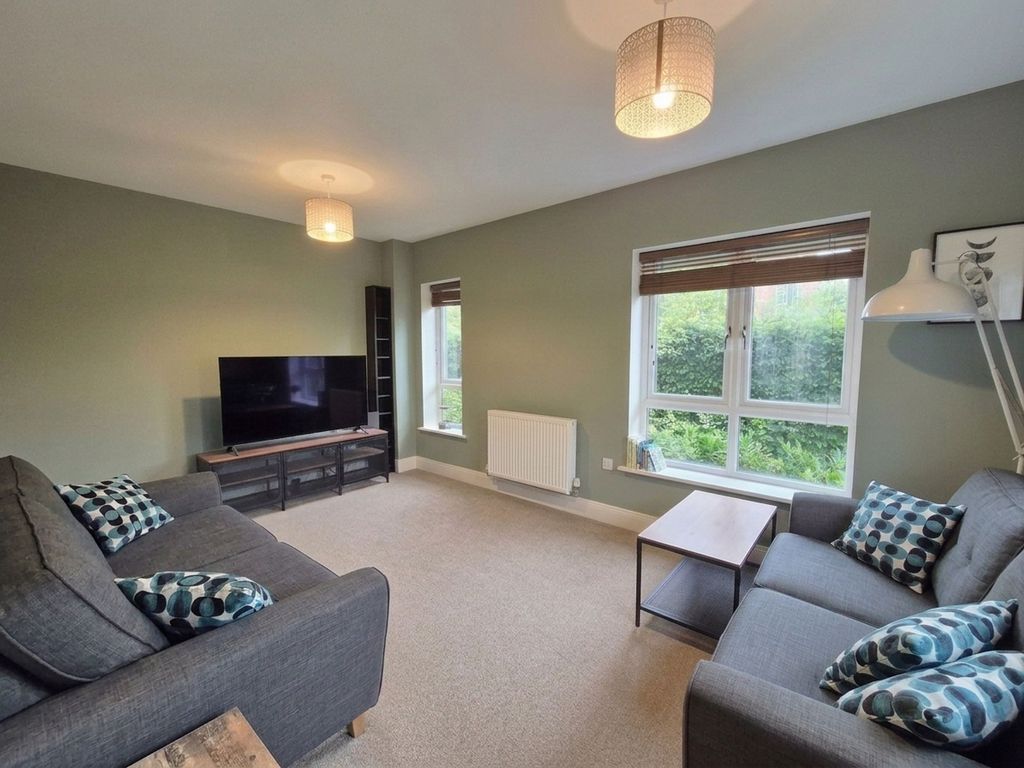 Property photo 3 of 12
