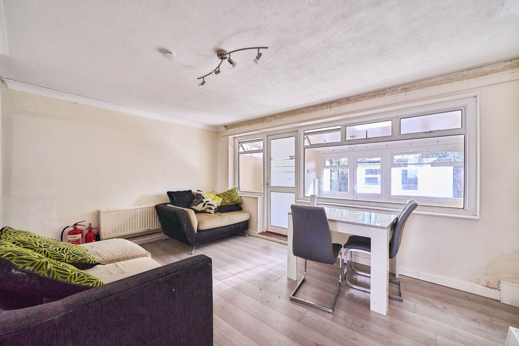 Property photo 2 of 14 Pbox-Img.Jpg