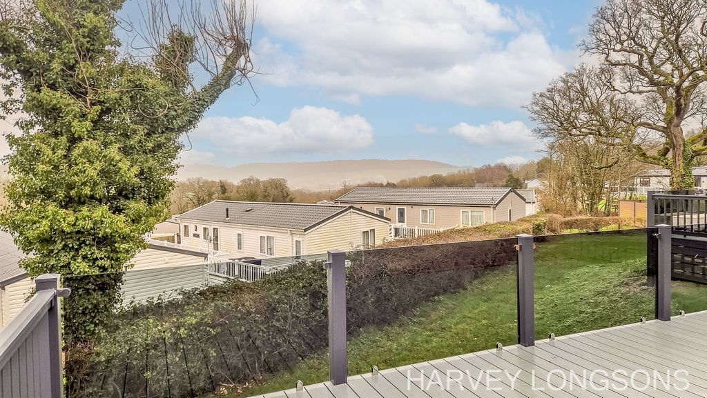 Property photo 2 of 24 Willerby Horsham 4