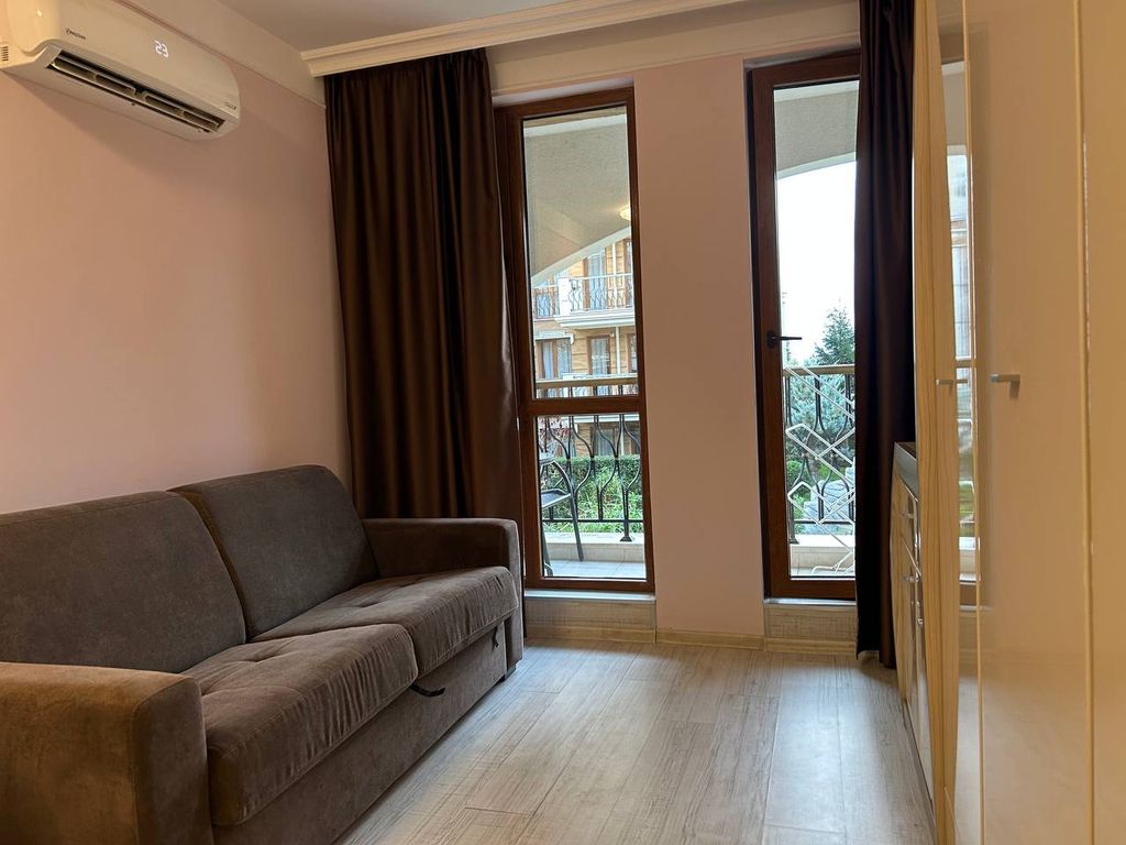 Property photo 2 of 8