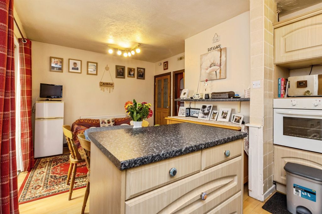 Property photo 3 of 17