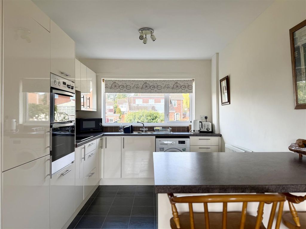 Property photo 3 of 20