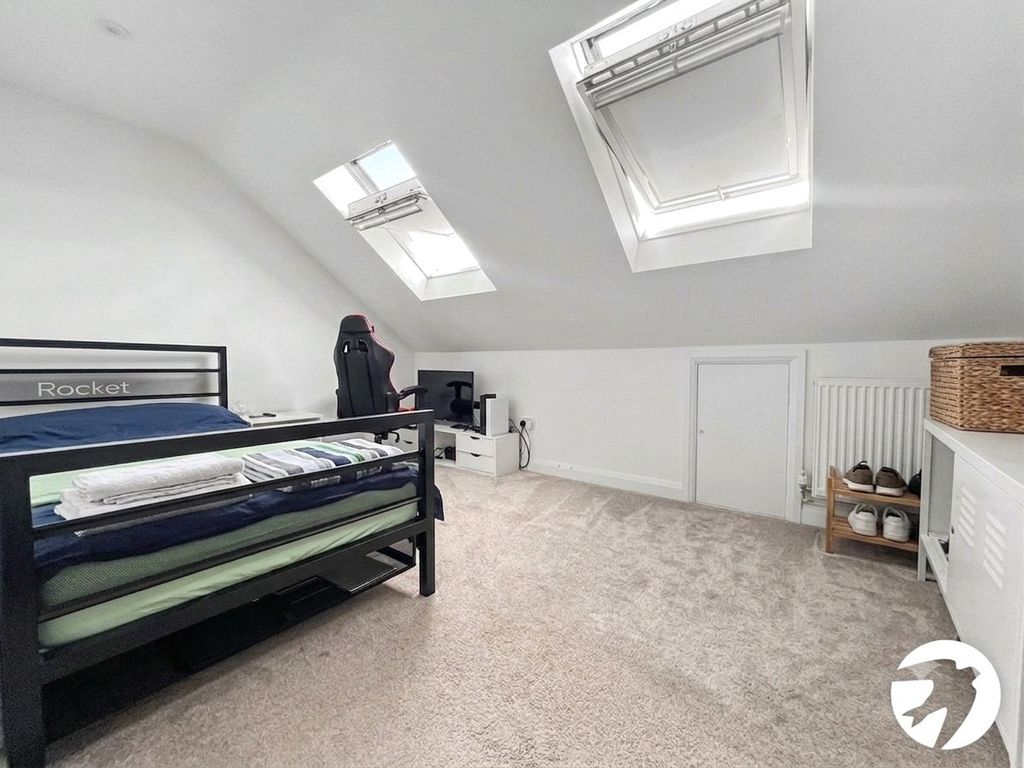 Property photo 3 of 20 Bedroom