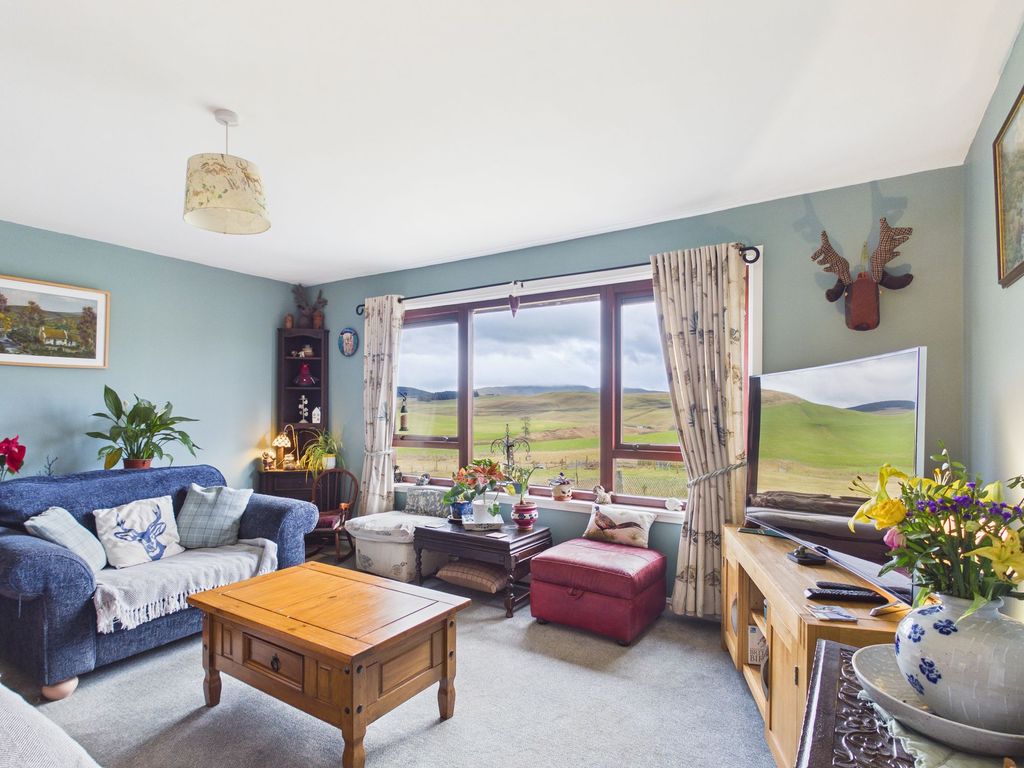 Property photo 2 of 16 Lounge