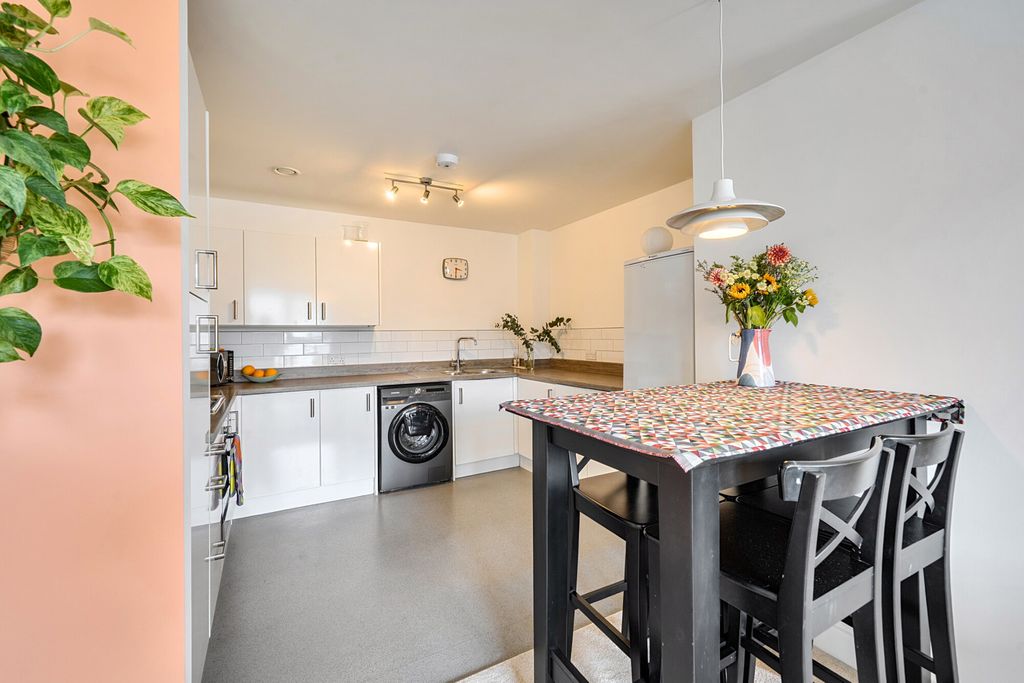 Property photo 3 of 17 1479429-12-6A3162...
