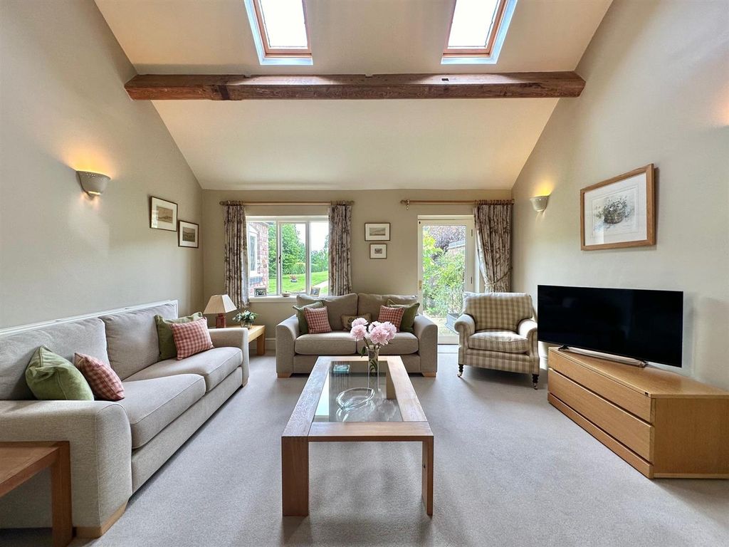 Property photo 2 of 47 96.Jpg