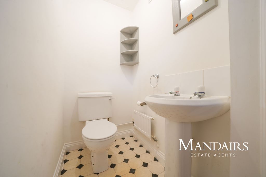 Property photo 3 of 28