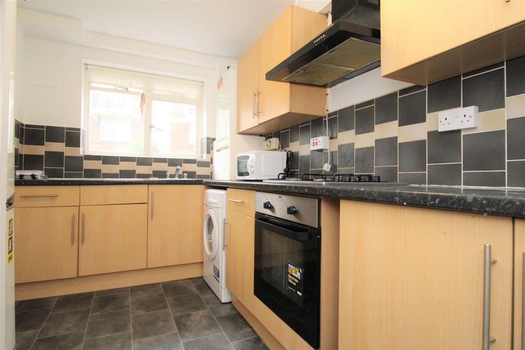 Property photo 2 of 9
