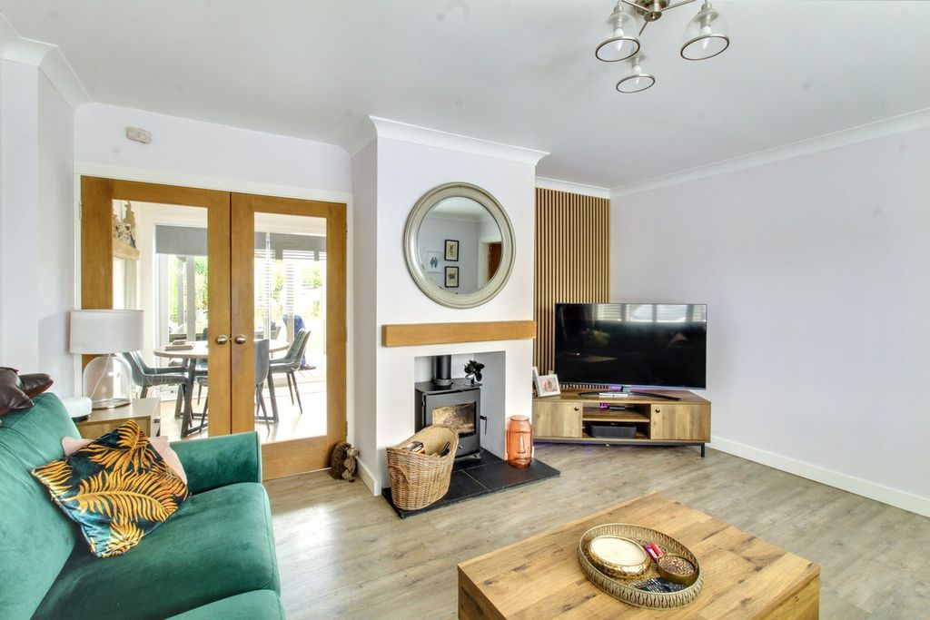 Property photo 2 of 11