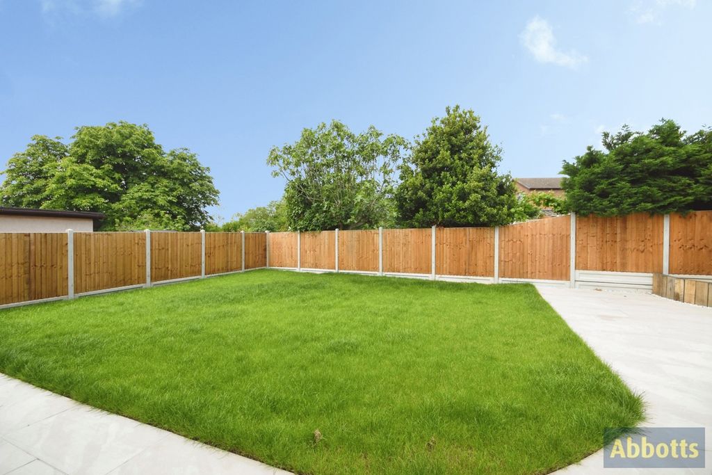 Property photo 2 of 40 Pbox-Img.Jpg