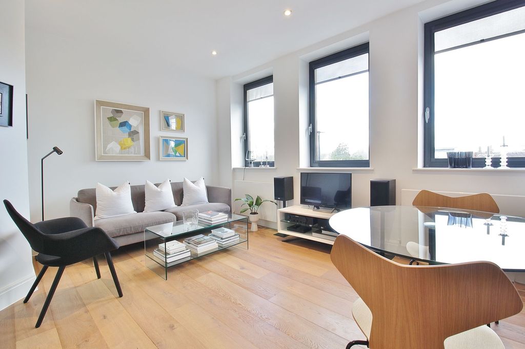 Property photo 1 of 8