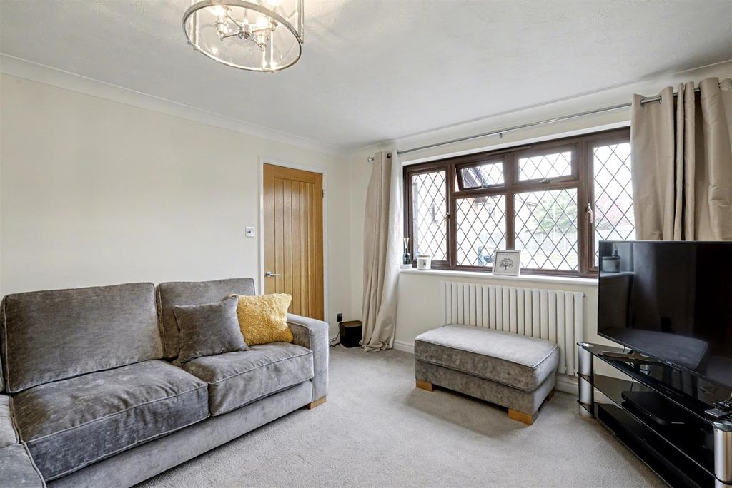 Property photo 2 of 27 Lounge/Sitting Room