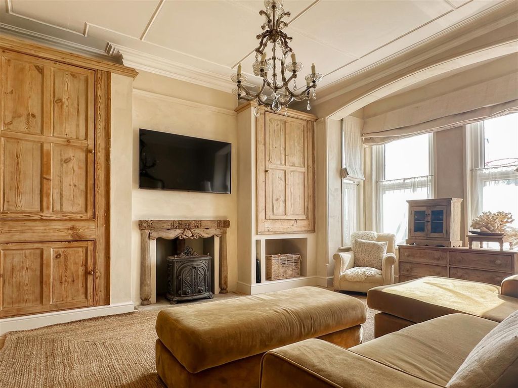 Property photo 2 of 13 Image00047.Jpg