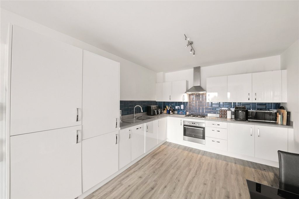 Property photo 3 of 11 Picture No. 6