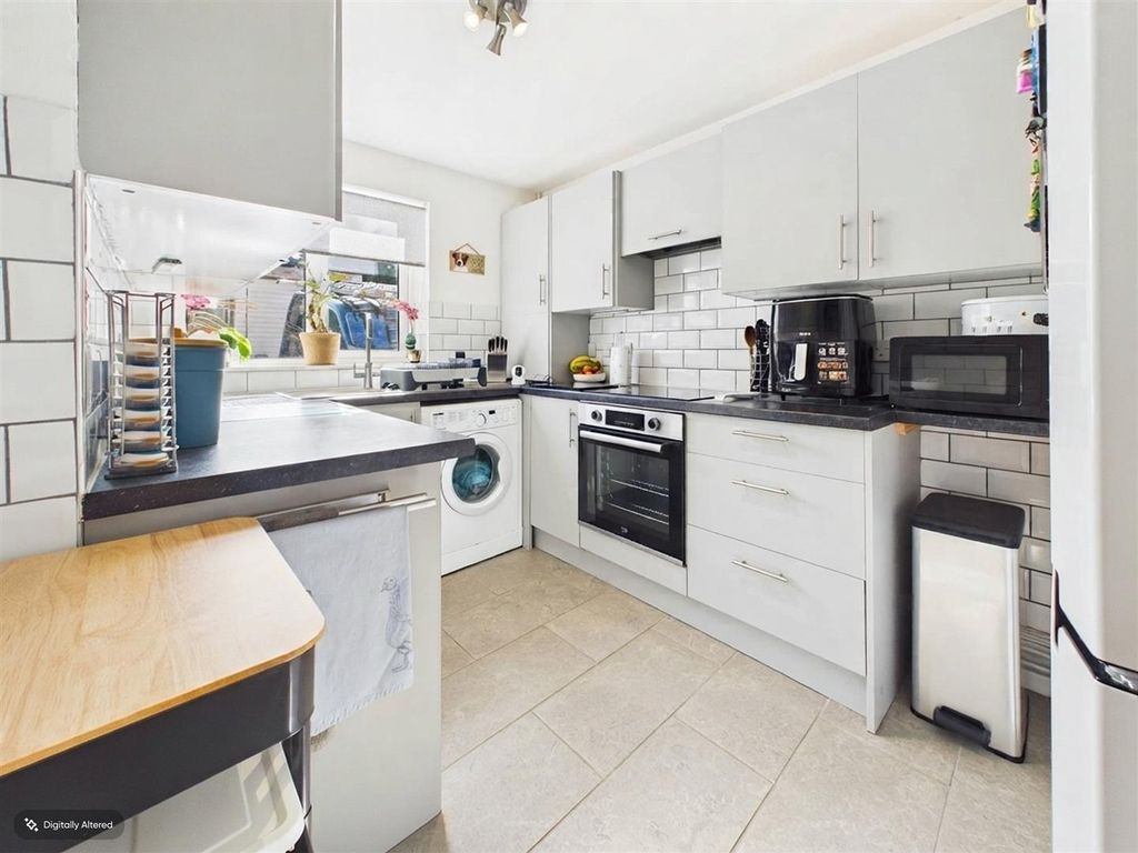 Property photo 2 of 9 Cam05510G0-Pr0298-Still007-001.Jpg