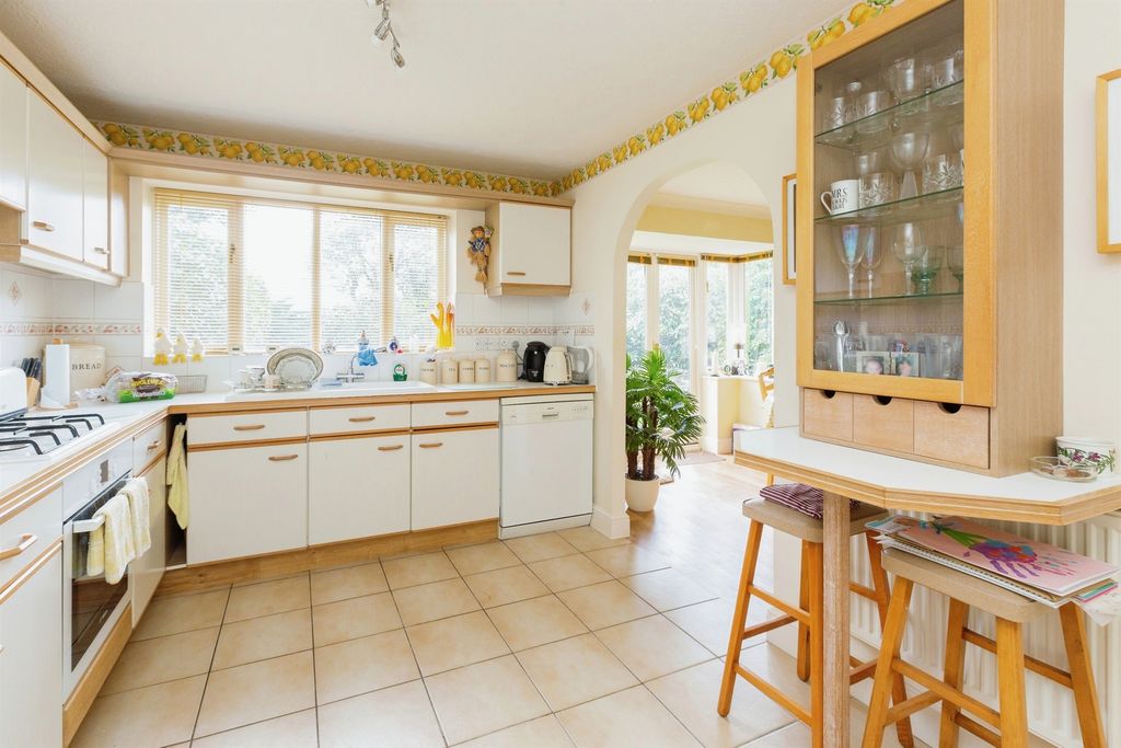 Property photo 2 of 17