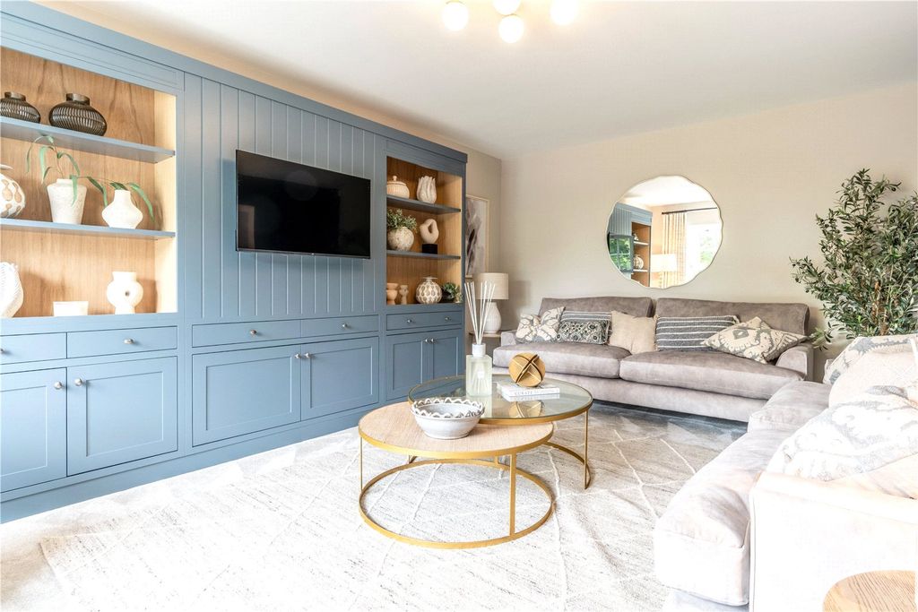 Property photo 3 of 12 Living Room