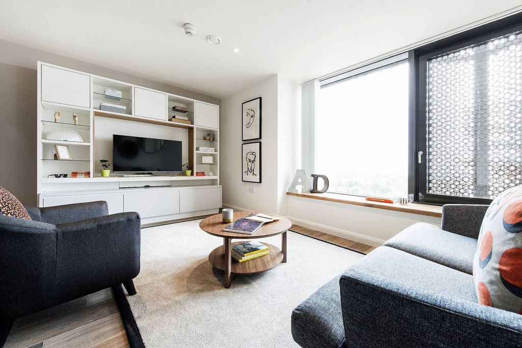 Property photo 3 of 38