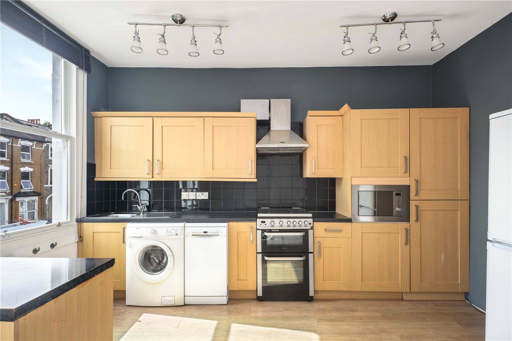 Property photo 3 of 14 Kitchen Reception