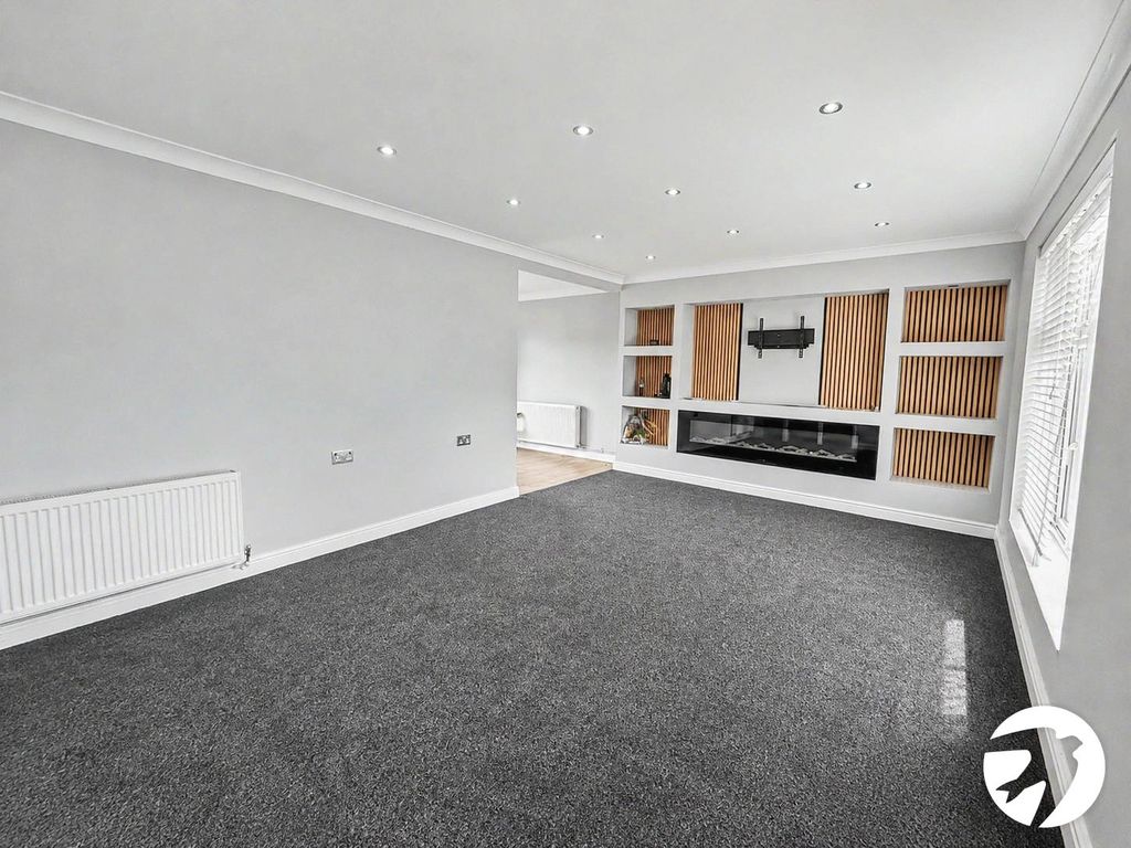 Property photo 3 of 18 Picture No. 24