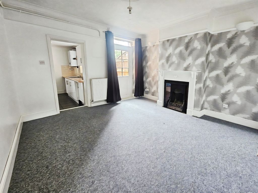 Property photo 3 of 14