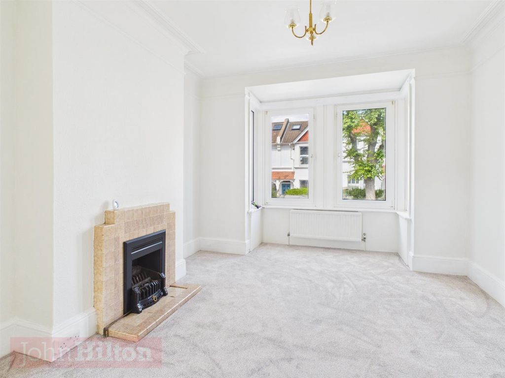 Property photo 3 of 12 Cam02534G0-Pr0738-Still004.Jpg