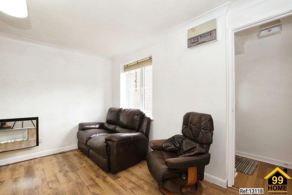Property photo 3 of 19 Photo 2