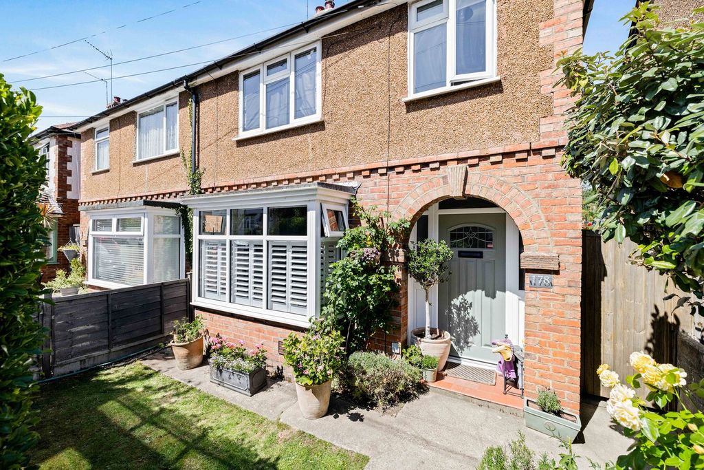 Property photo 1 of 17