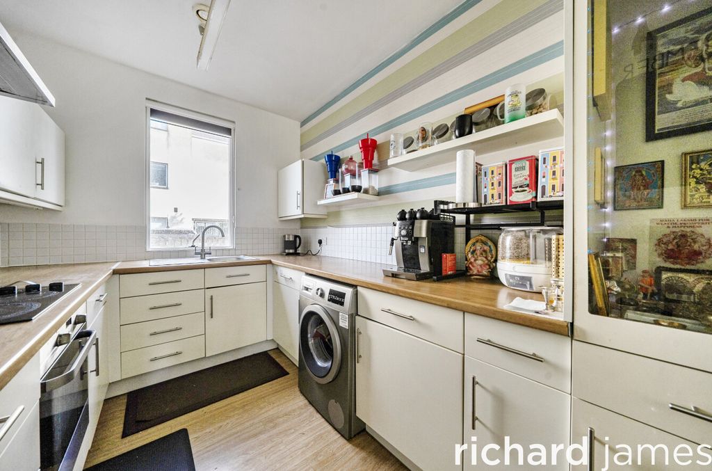 Property photo 3 of 13 B5E2586c47134Cf395ba342643B93F47