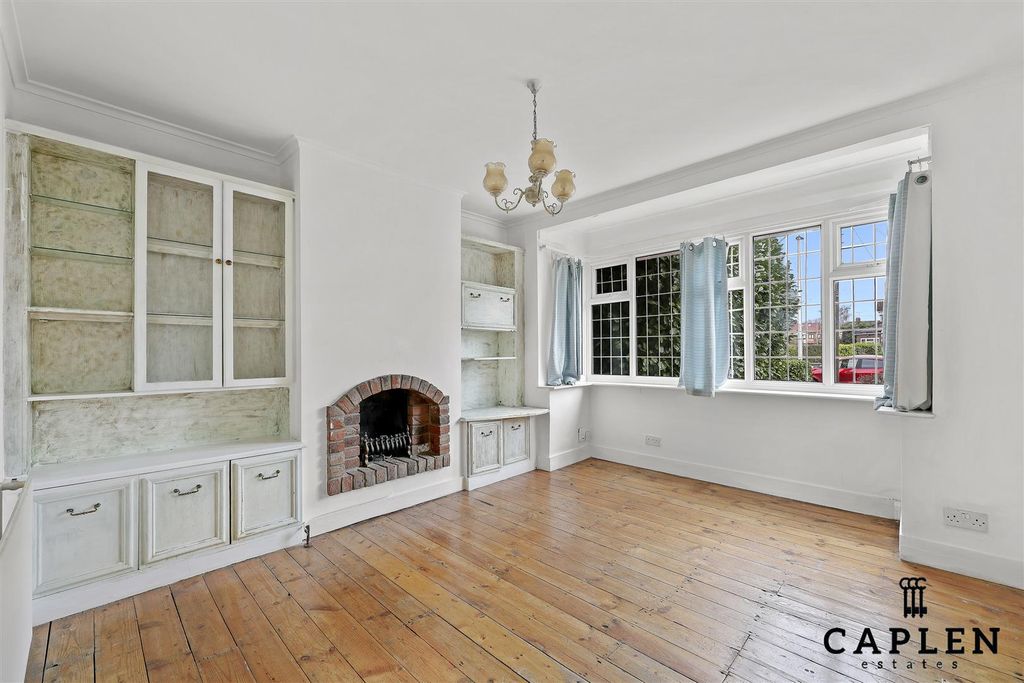 Property photo 2 of 19