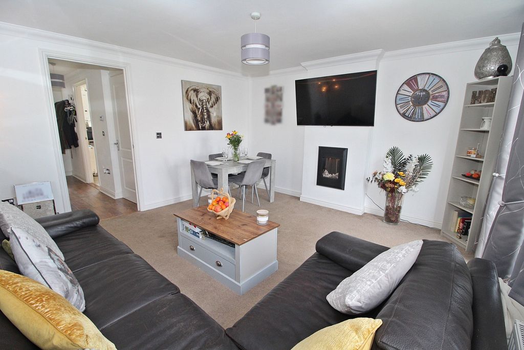 Property photo 2 of 12 5087463