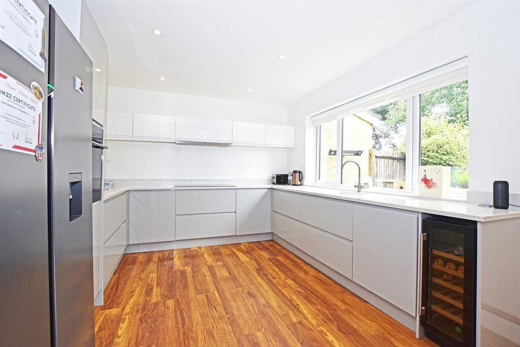 Property photo 2 of 15 Kitchen/Diner
