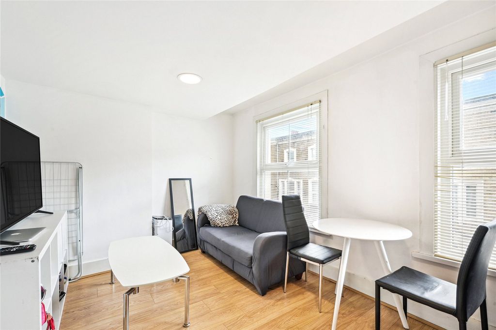 Property photo 2 of 7