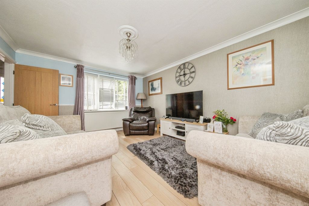 Property photo 2 of 19