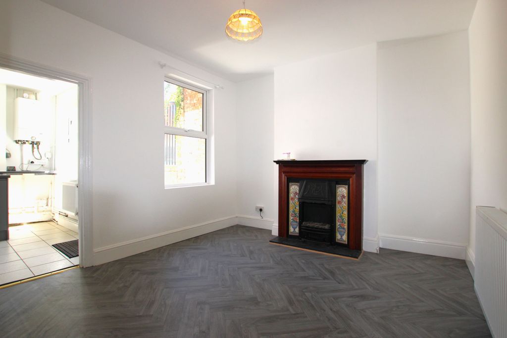 Property photo 3 of 10 Dinning Area