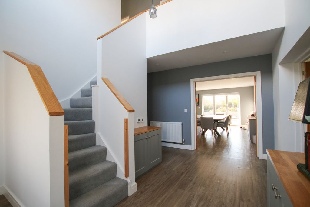 Property photo 2 of 29