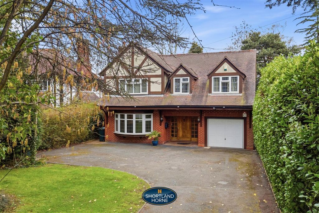 Property photo 1 of 64 13A Stoneleigh Road (40 Of 69).Jpg