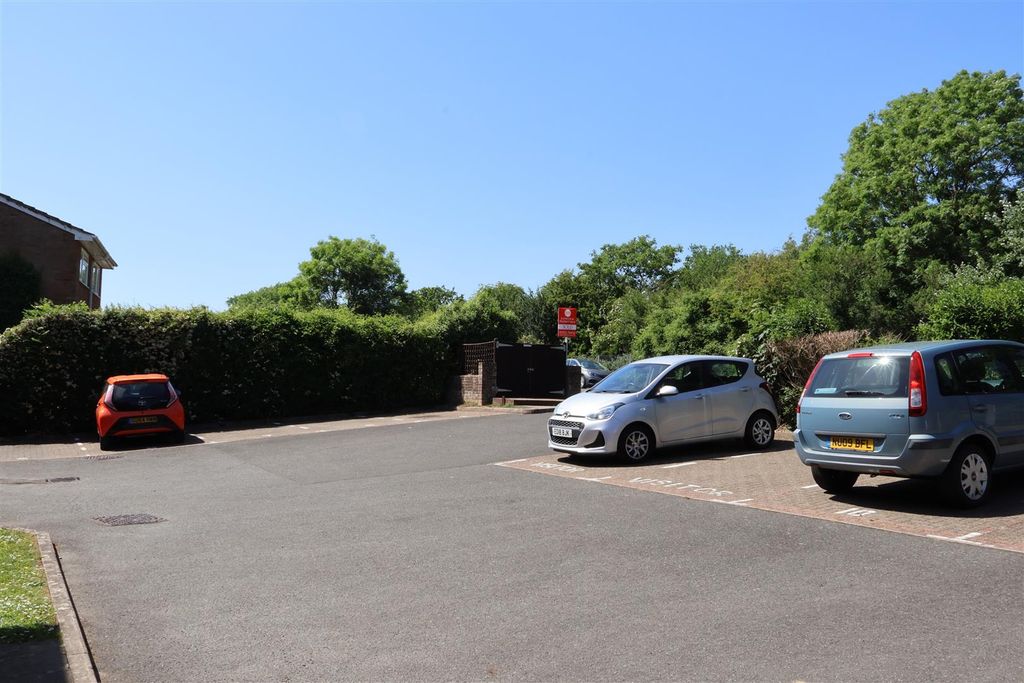 Property photo 3 of 14 Parking Area
