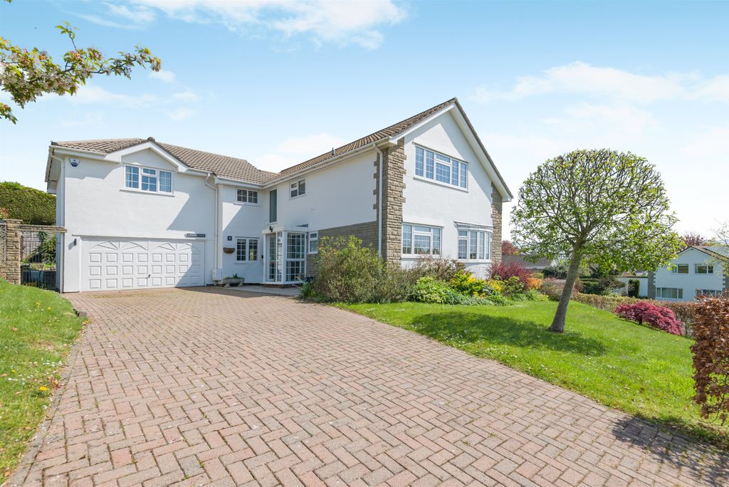 Property photo 1 of 25