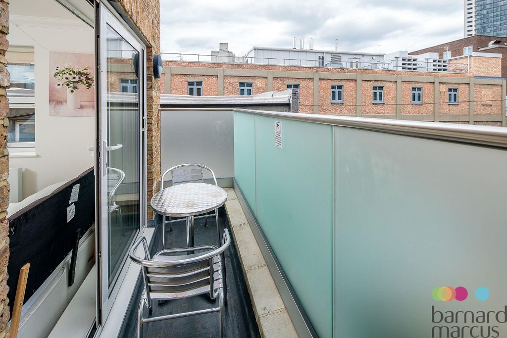 Property photo 2 of 6 Balcony