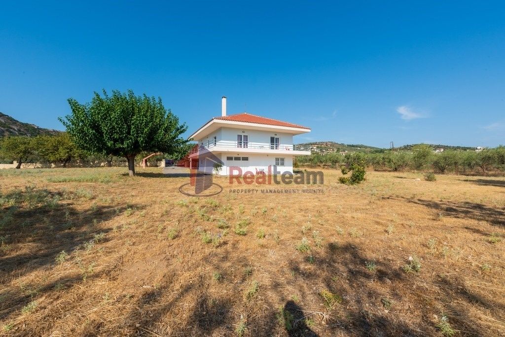 Property photo 2 of 24