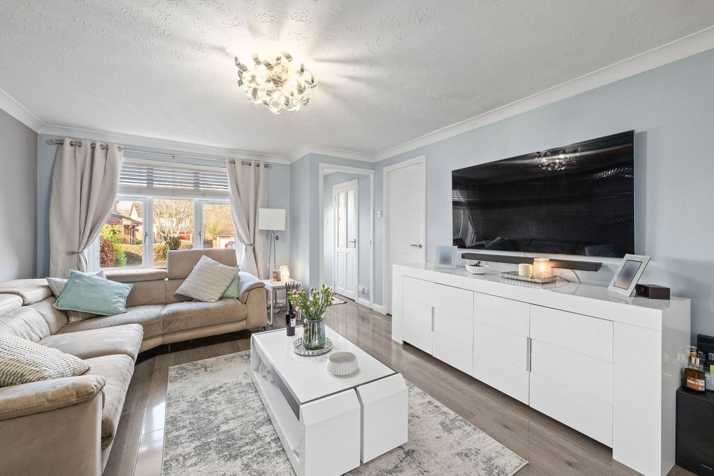 Property photo 2 of 35 Lounge